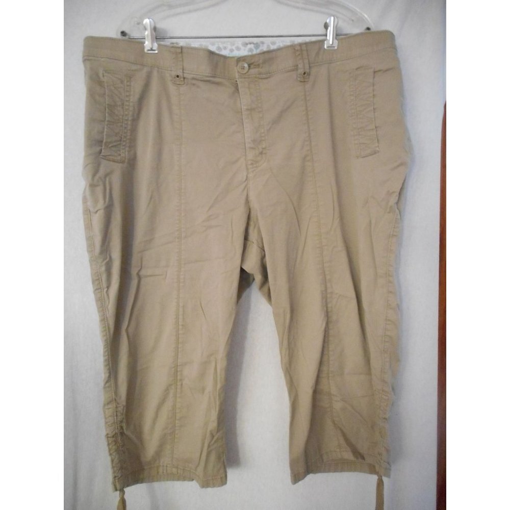 Lee  Sz 22W Plus Size cotton blend Capri Pants greige